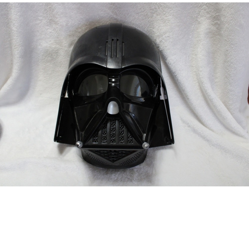 Star Wars Darth Vader Voice Changer Mask Hasbro B3719 Black Electronic Helmet